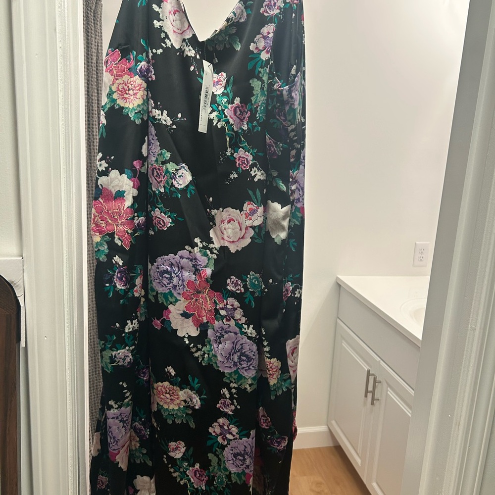 New w/tags Amazon The Drop satin floral dress.